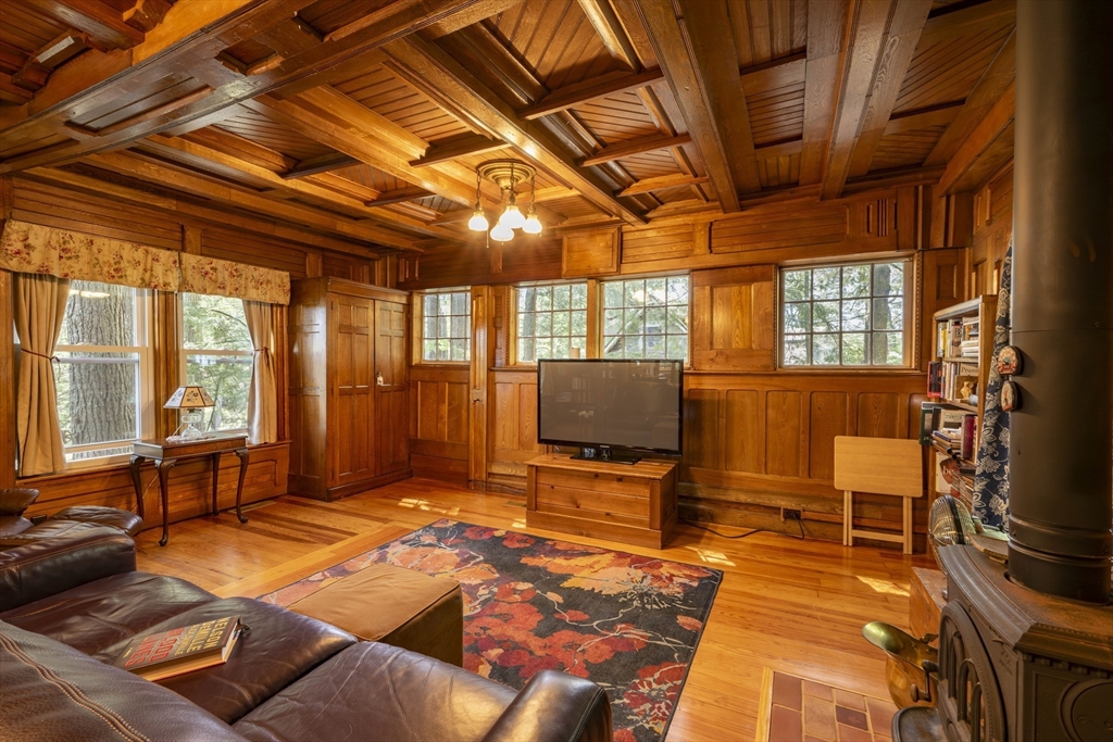 33 Farmhouse Rd