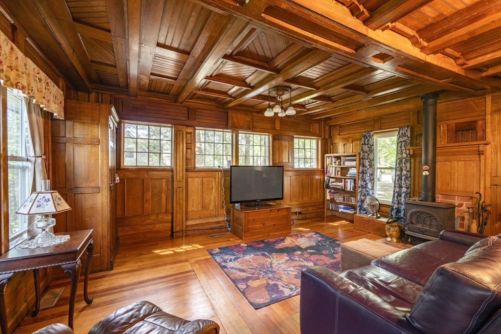 33 Farmhouse Rd