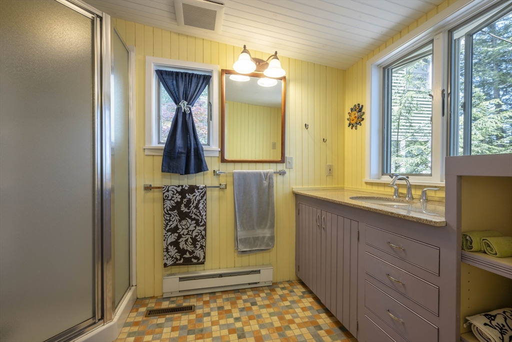 33 Farmhouse Rd