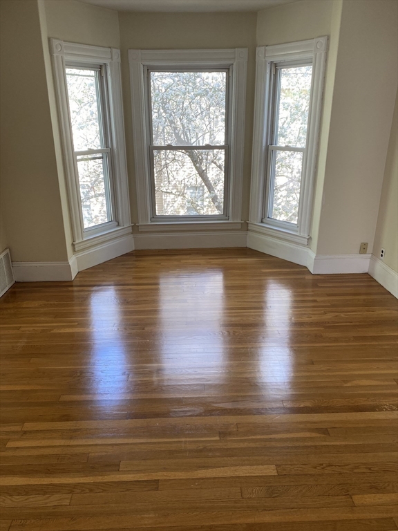 14 Woronoco Ave