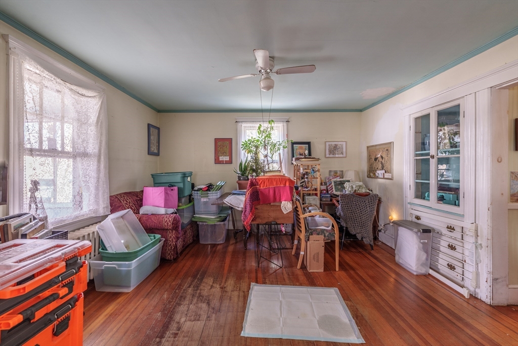 27 Fairview Ave