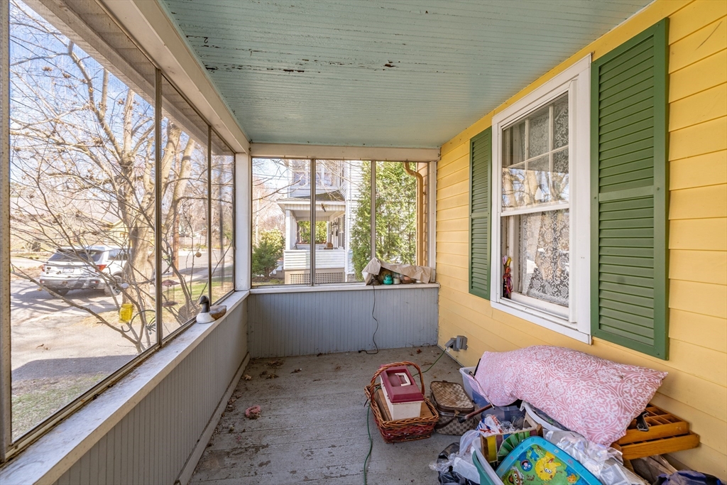 27 Fairview Ave
