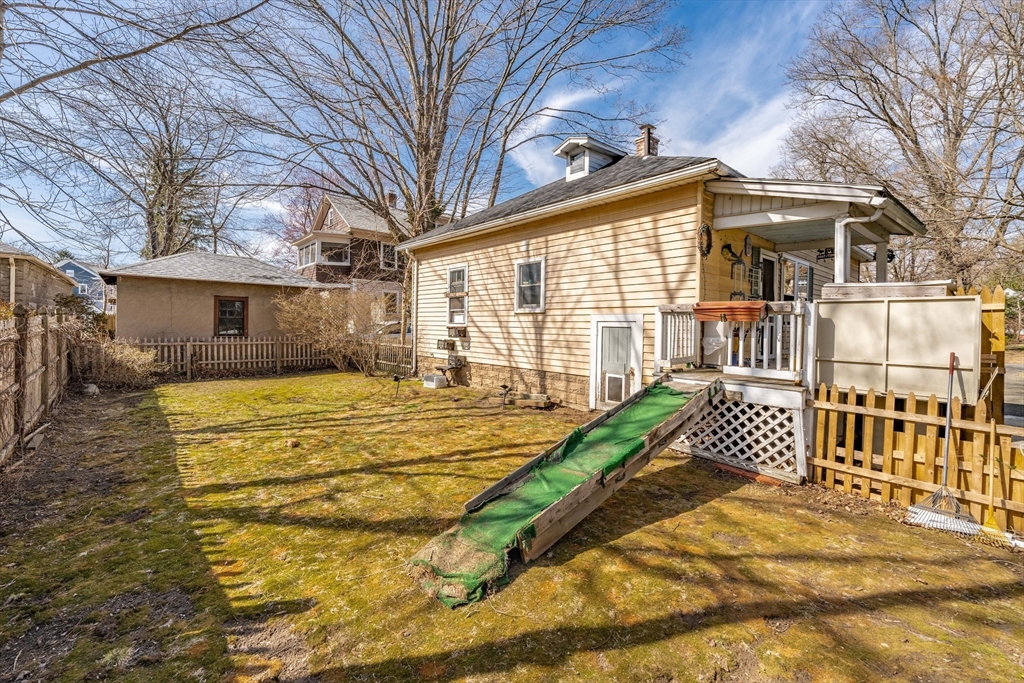 27 Fairview Ave