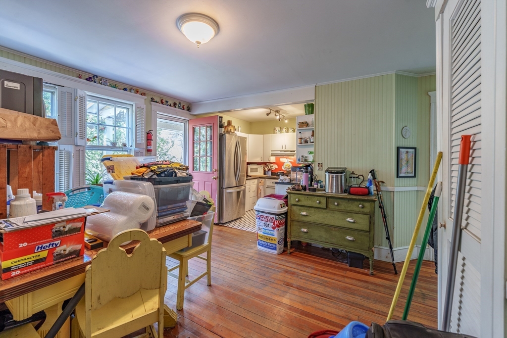 27 Fairview Ave