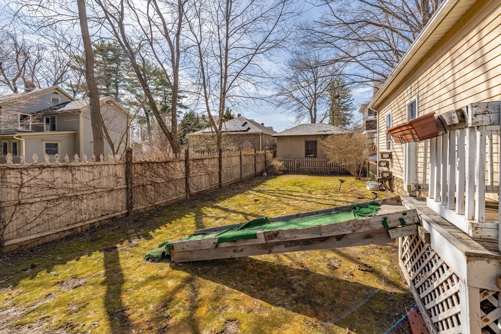 27 Fairview Ave