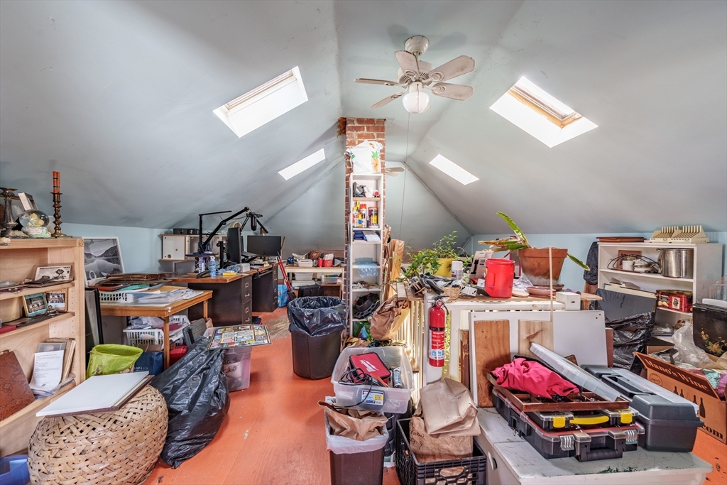 27 Fairview Ave