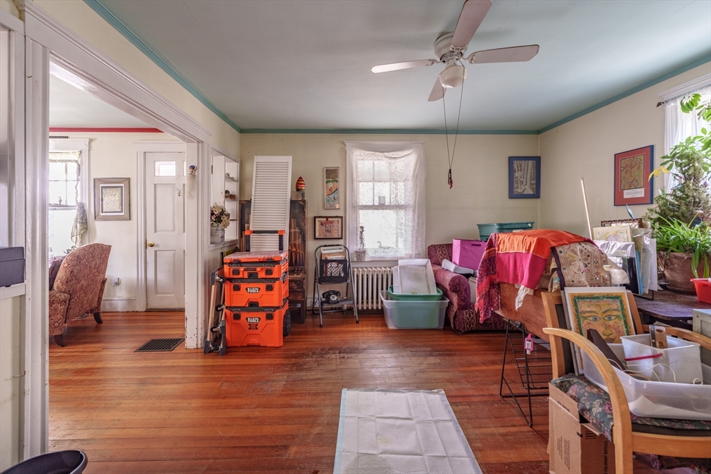 27 Fairview Ave