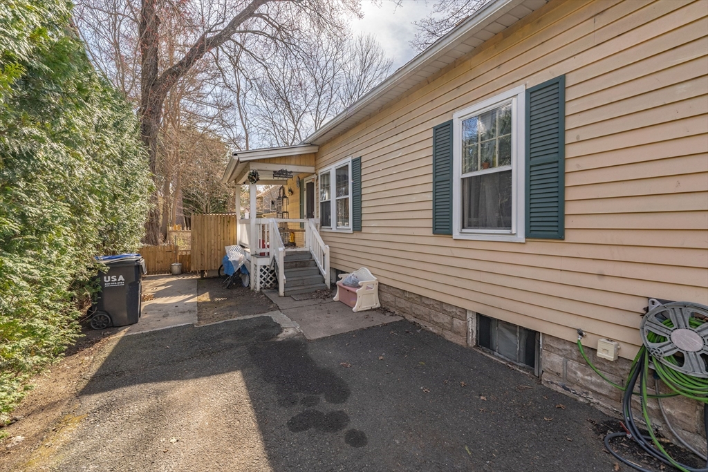 27 Fairview Ave
