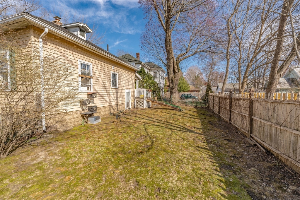 27 Fairview Ave