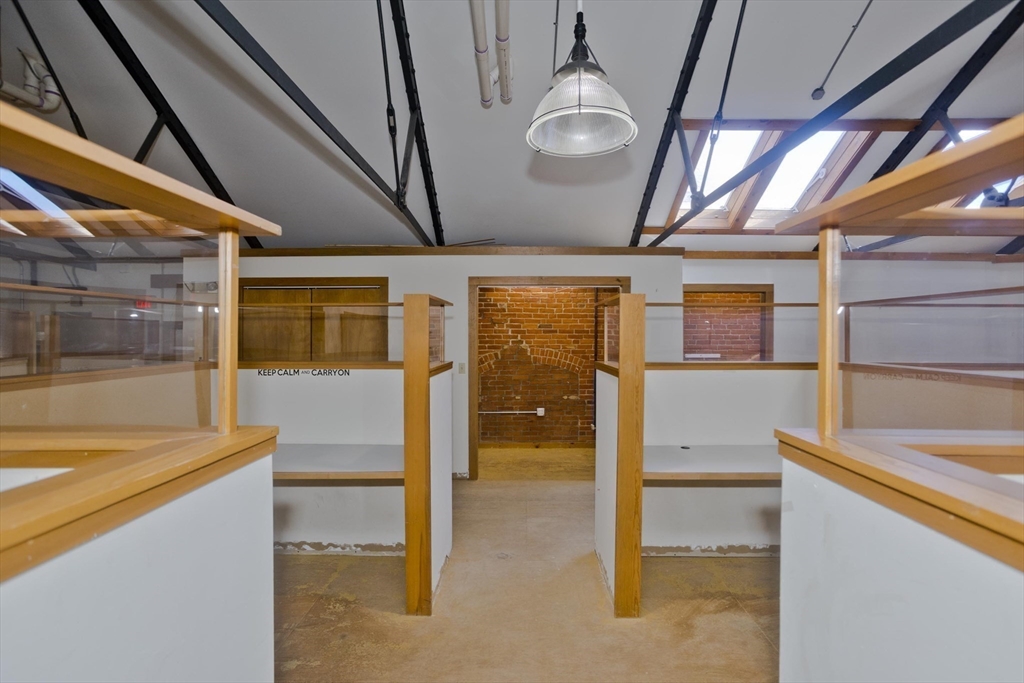 244 Main St, Northampton