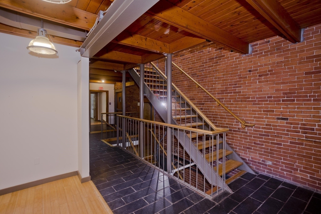 244 Main St, Northampton