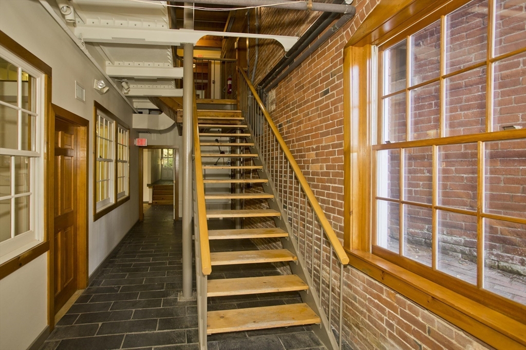 244 Main St, Northampton