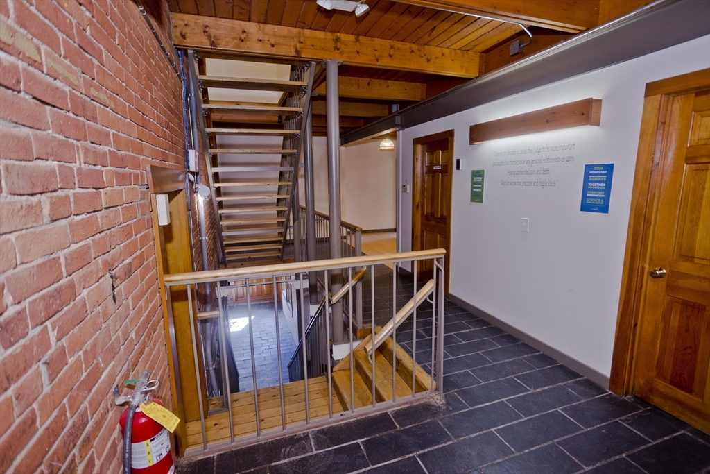 244 Main St, Northampton