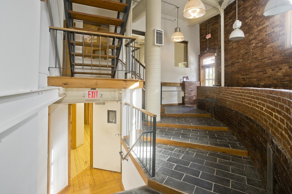 244 Main St, Northampton