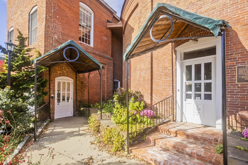 244 Main St, Northampton