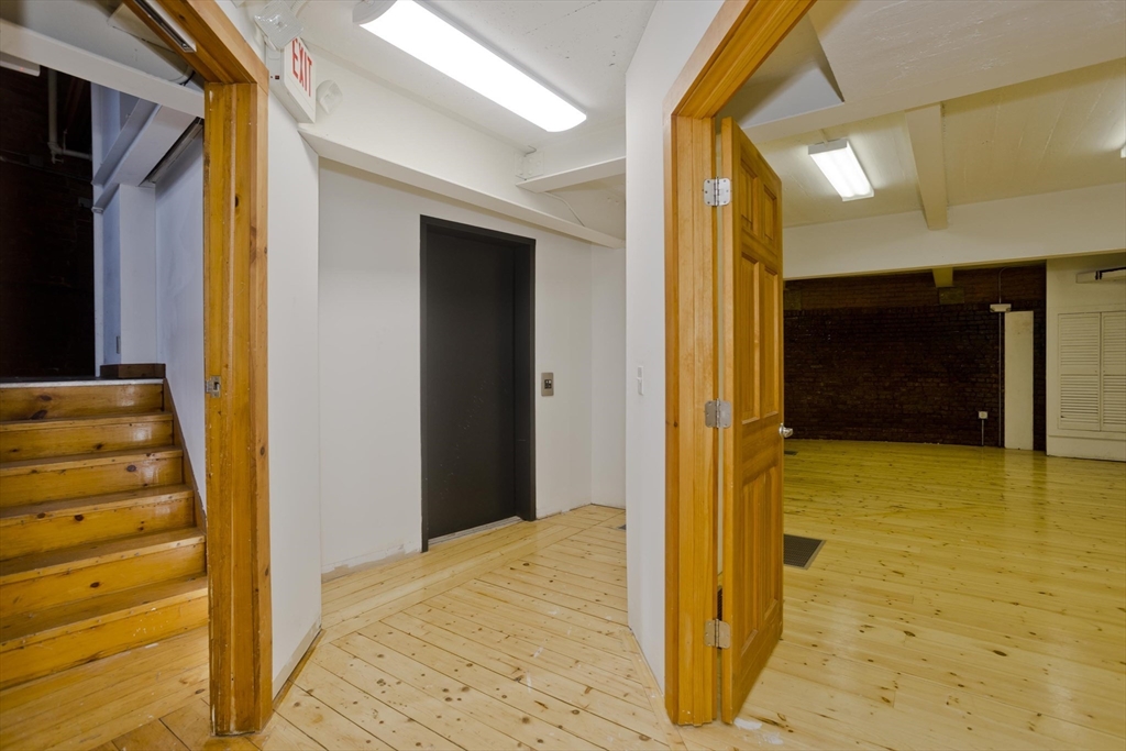 244 Main St, Northampton