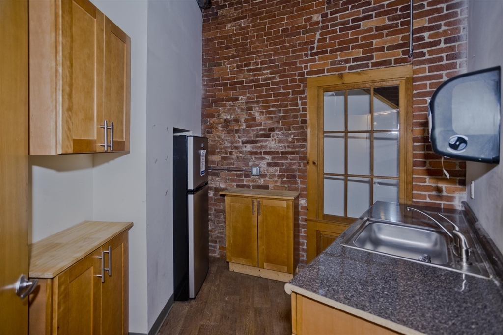 244 Main St, Northampton