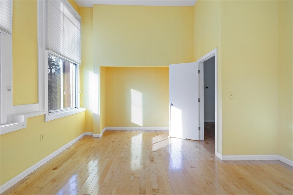 35 New South St # 307