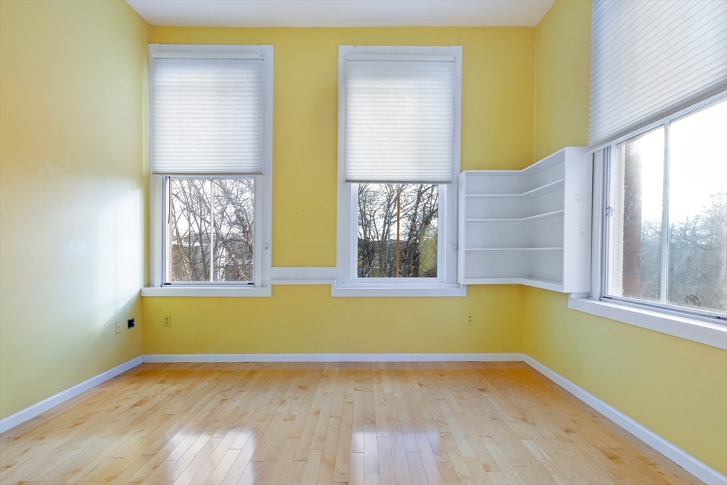 35 New South St # 307