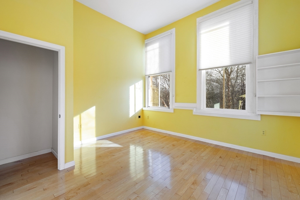 35 New South St # 307