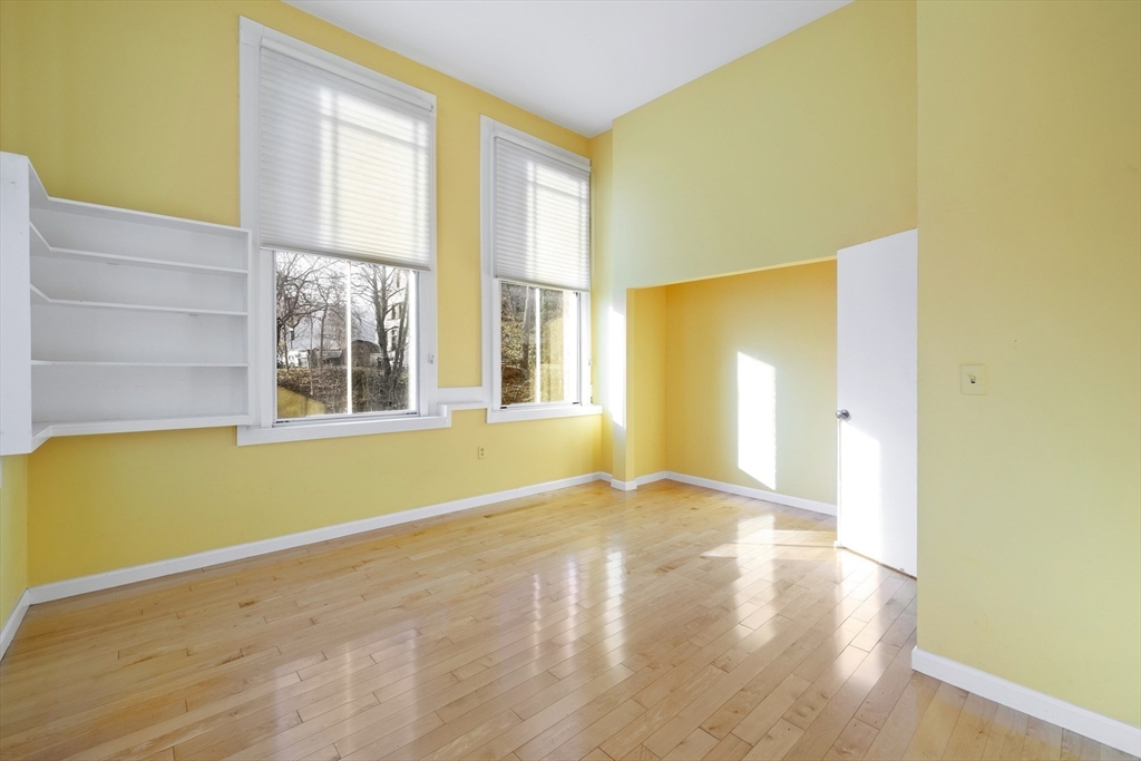 35 New South St # 307