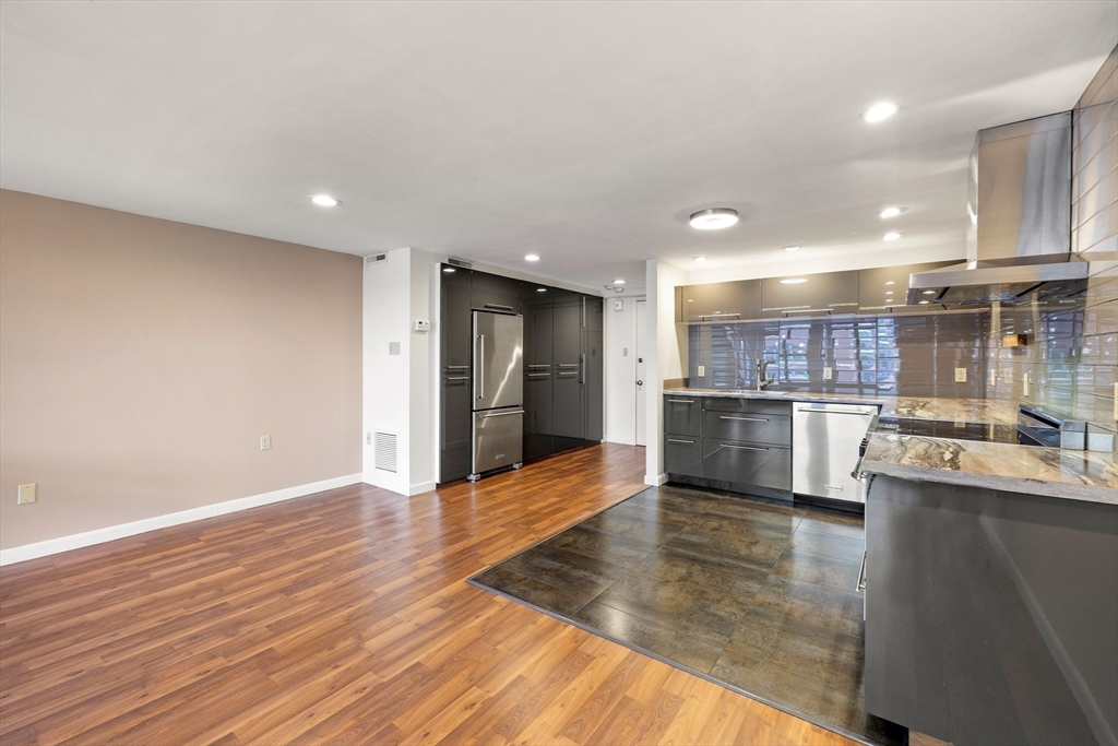 24-34 Pleasant St # 4