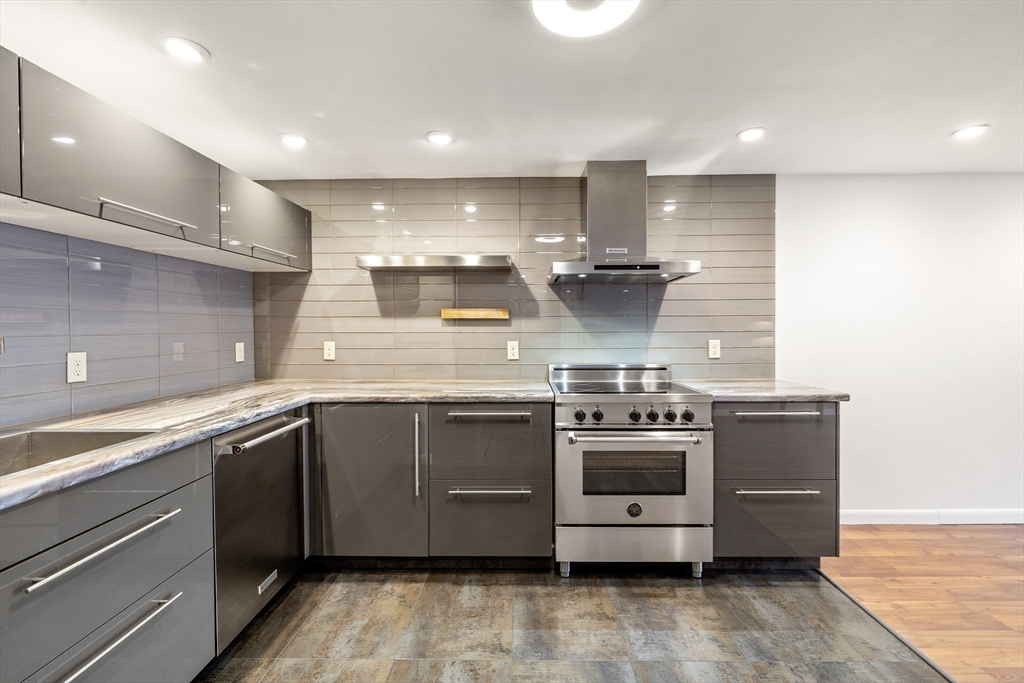 24-34 Pleasant St # 4