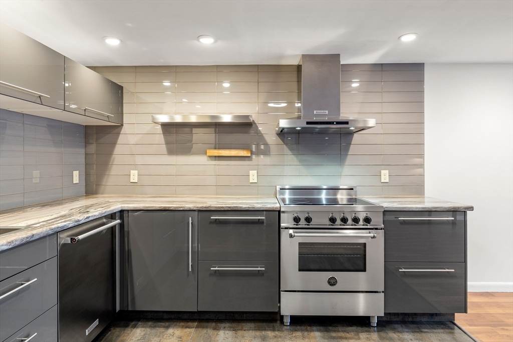 24-34 Pleasant St # 4