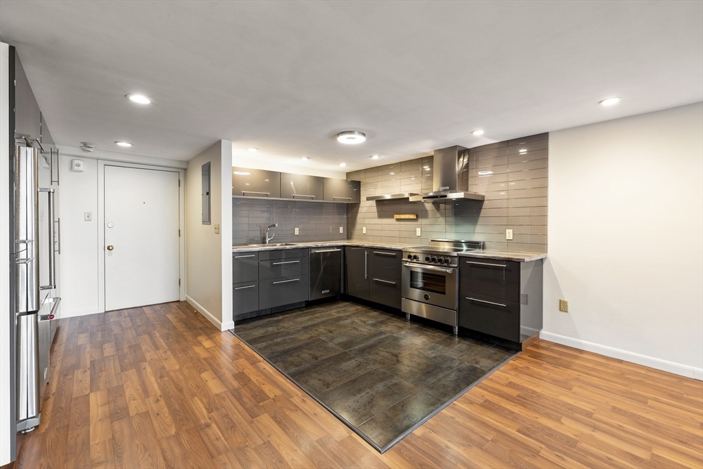 24-34 Pleasant St # 4