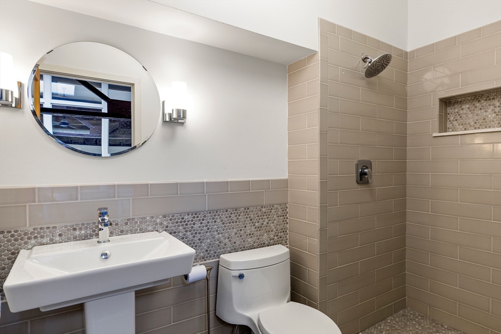 24-34 Pleasant St # 4