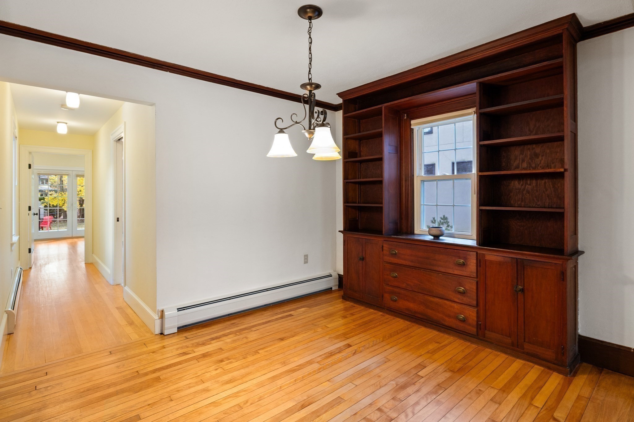 61 Woodlawn Ave