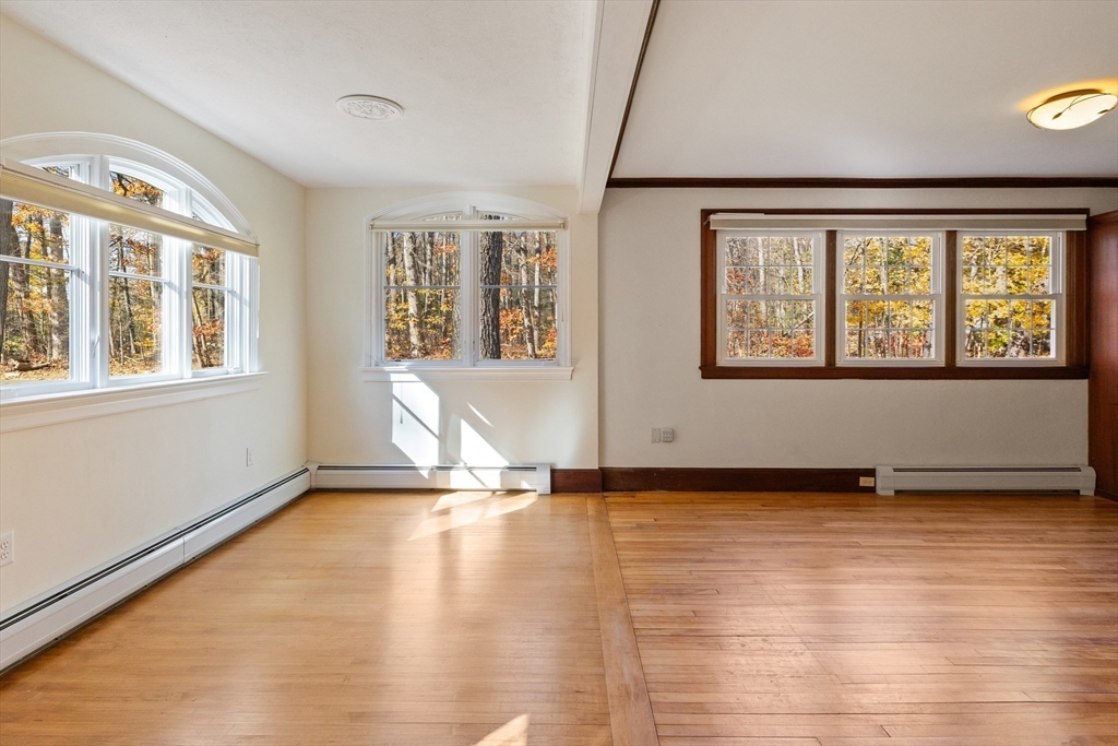 61 Woodlawn Ave