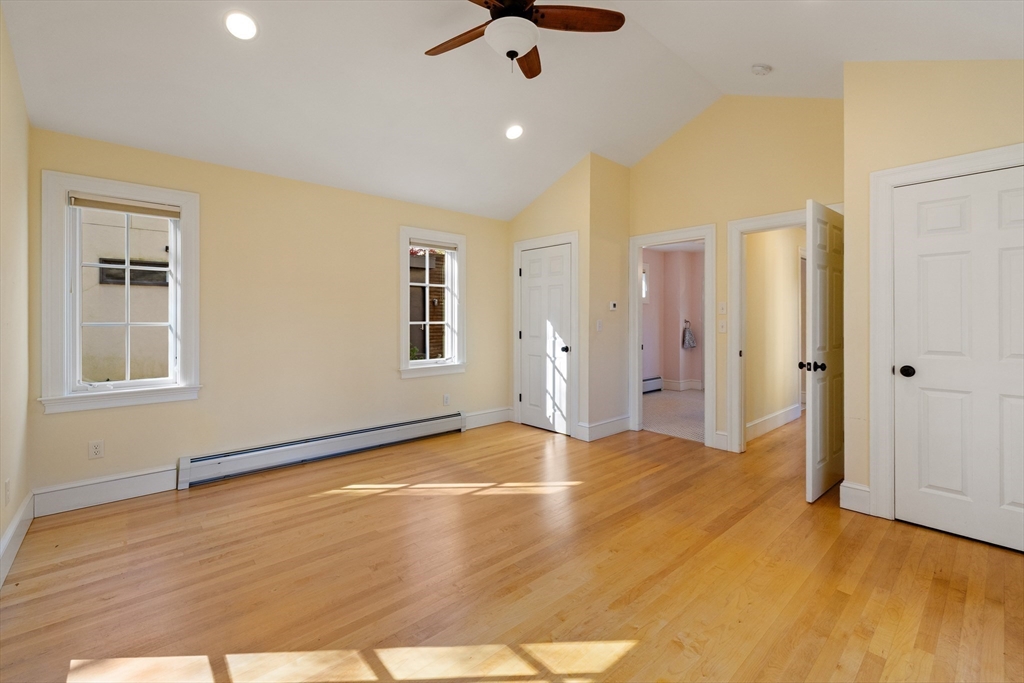 61 Woodlawn Ave