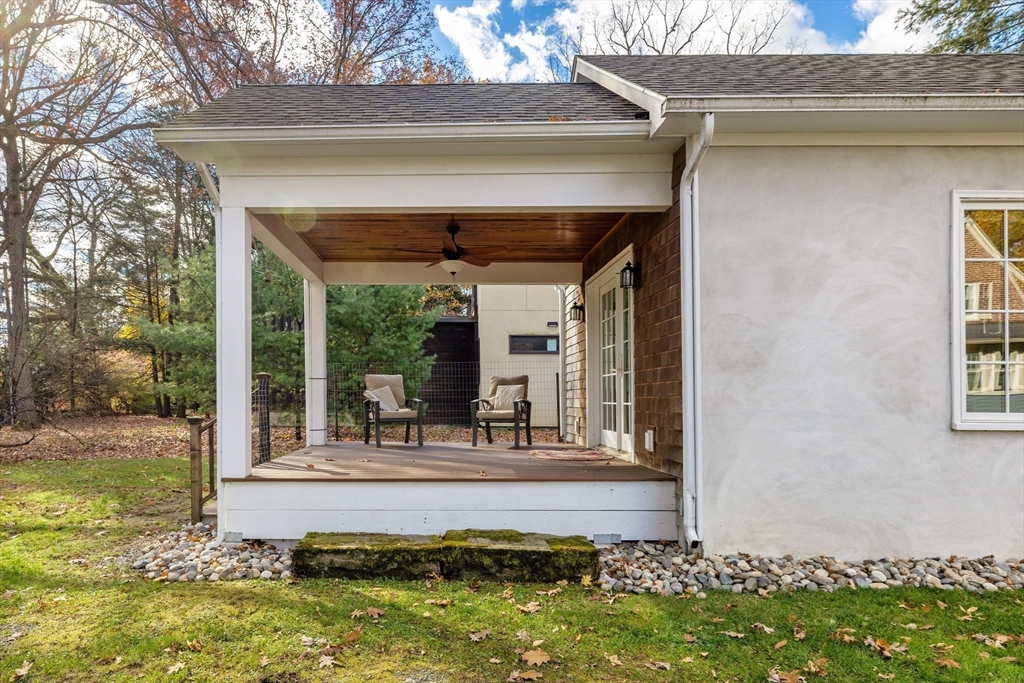 61 Woodlawn Ave