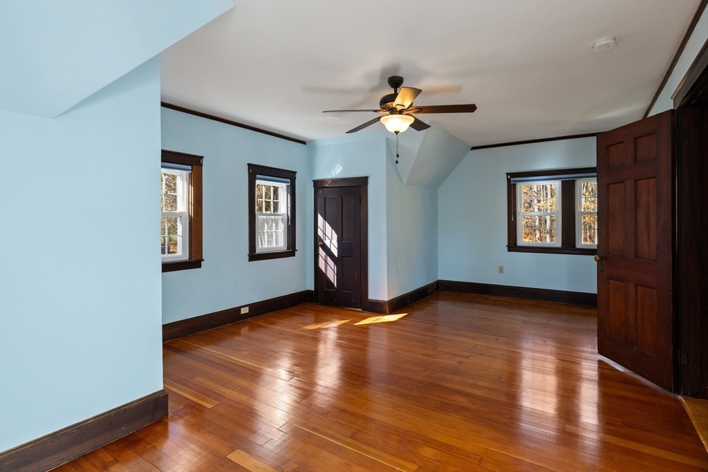 61 Woodlawn Ave