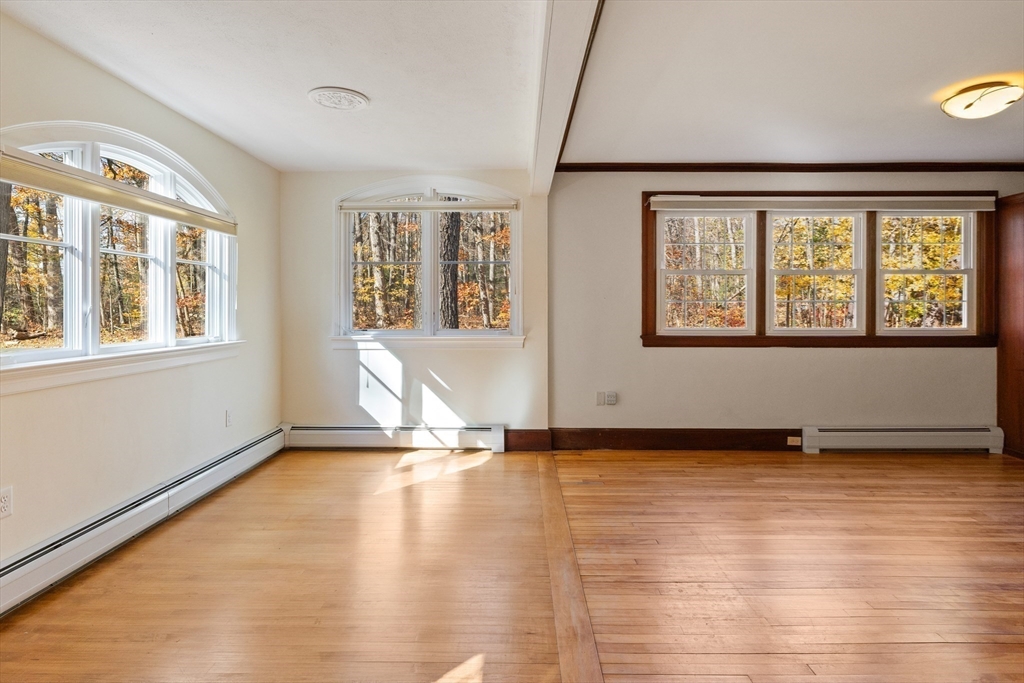 61 Woodlawn Ave