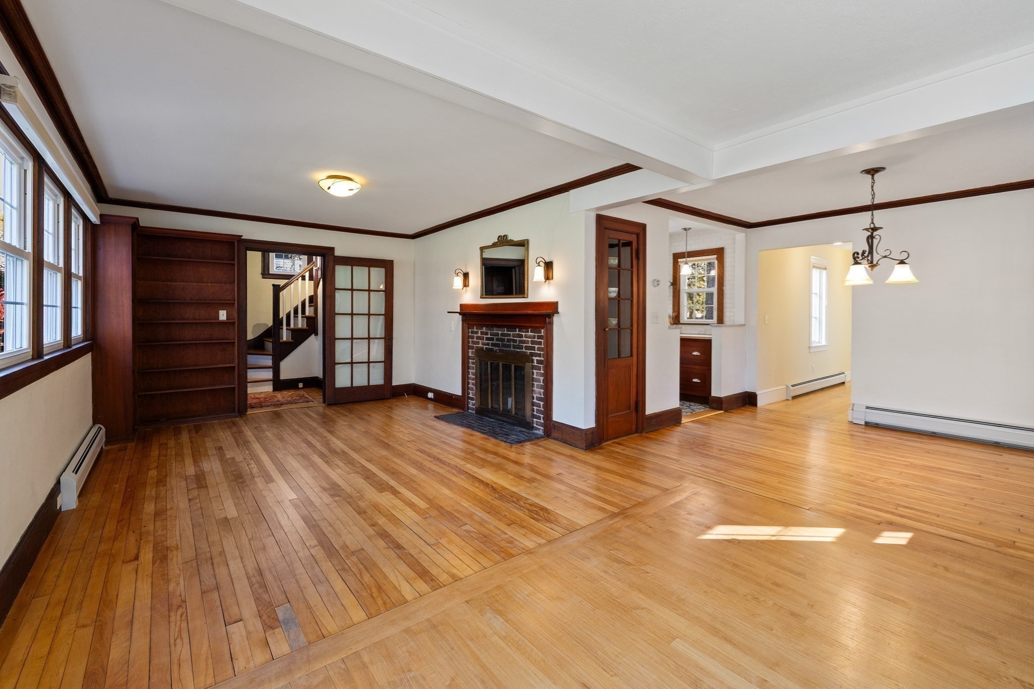 61 Woodlawn Ave