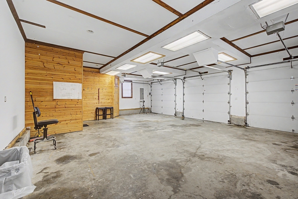 195 Westhampton Rd