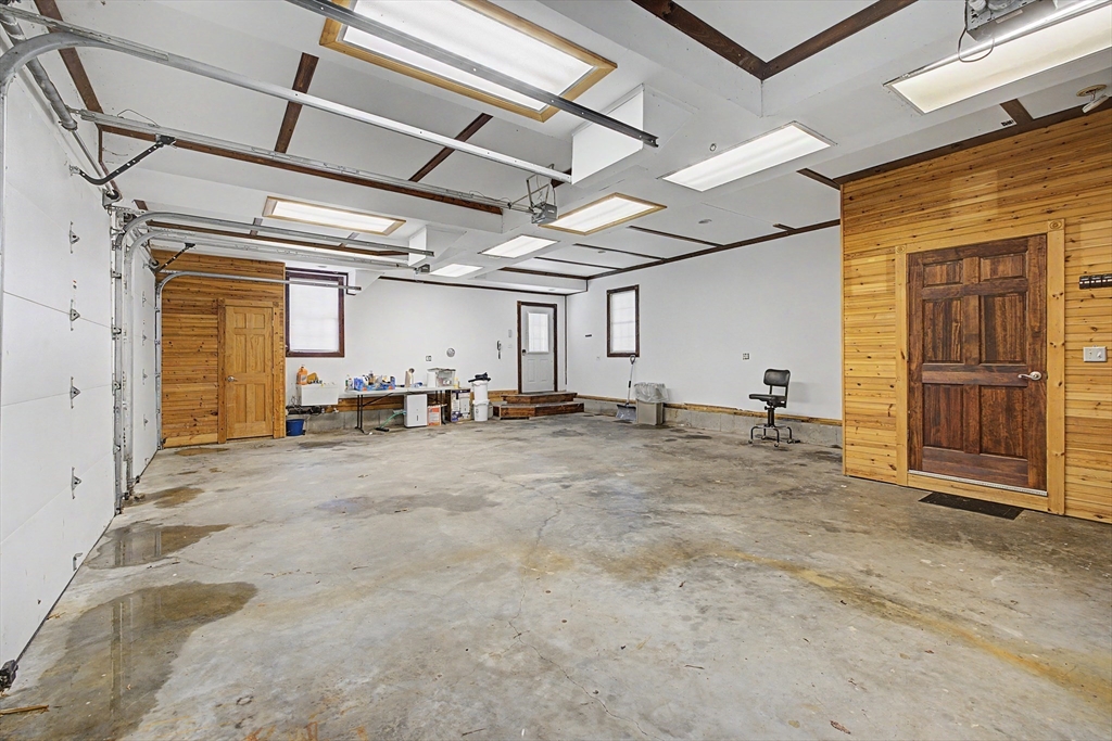 195 Westhampton Rd