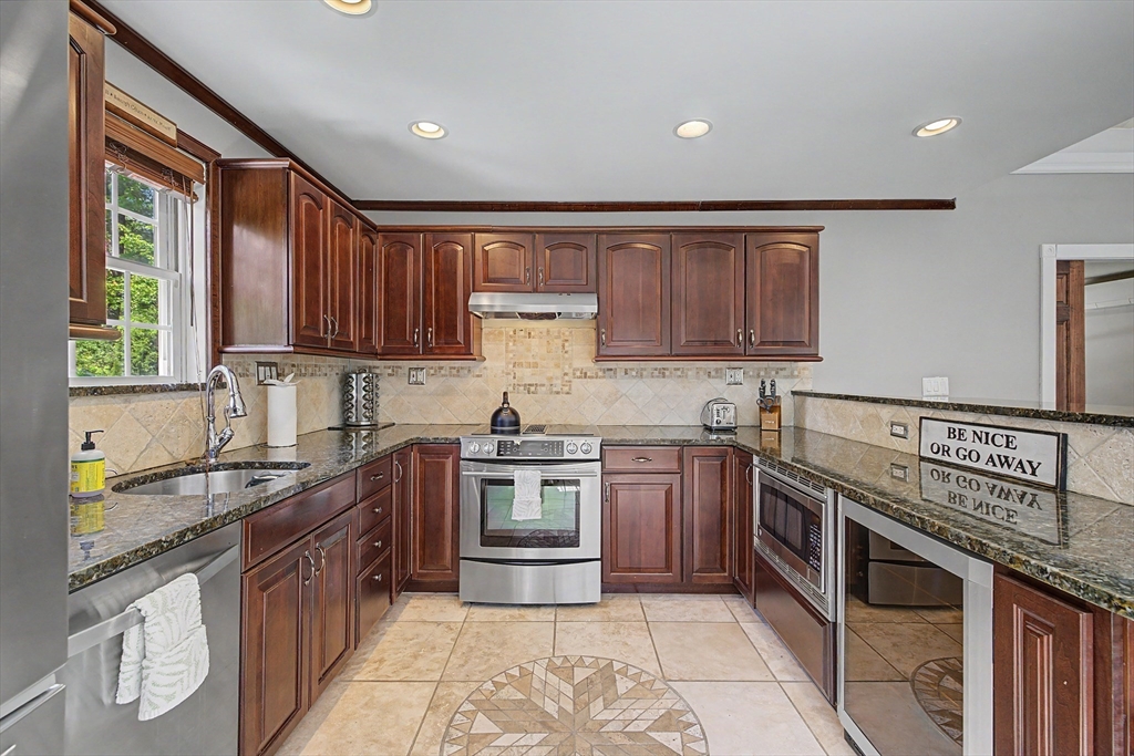 195 Westhampton Rd