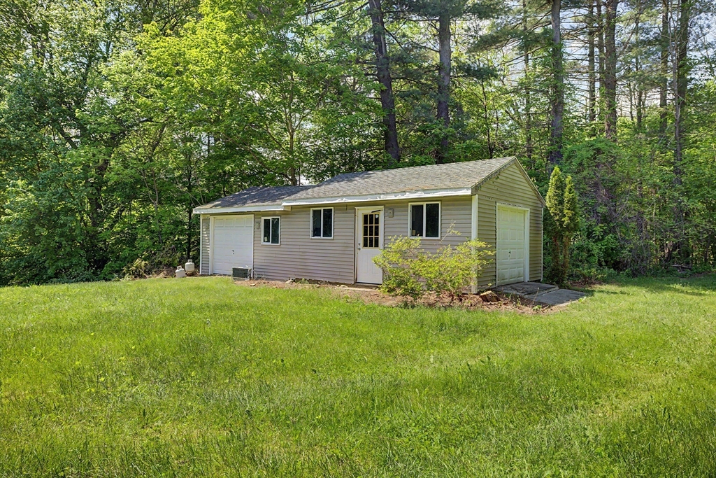 195 Westhampton Rd