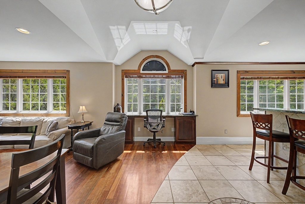 195 Westhampton Rd