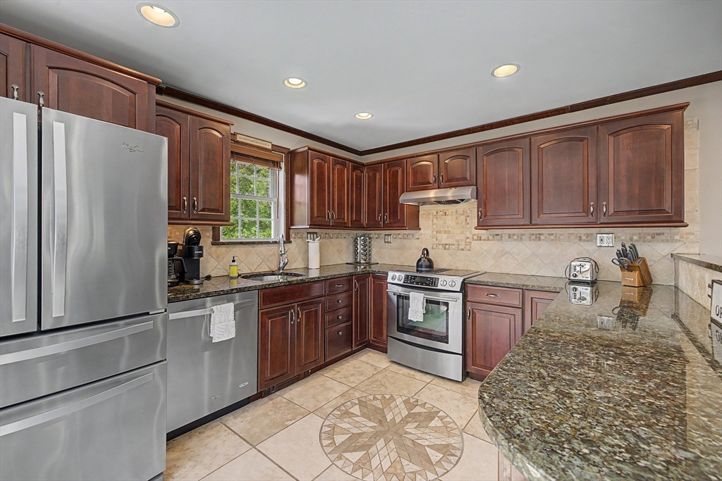 195 Westhampton Rd