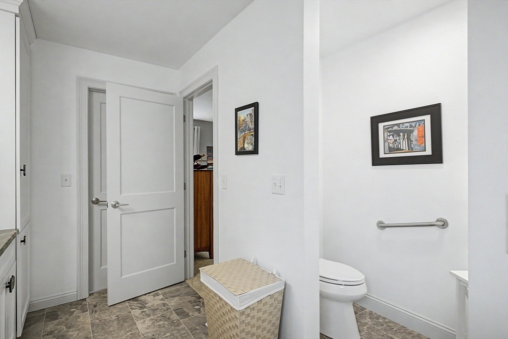 29 Woodbine Ave