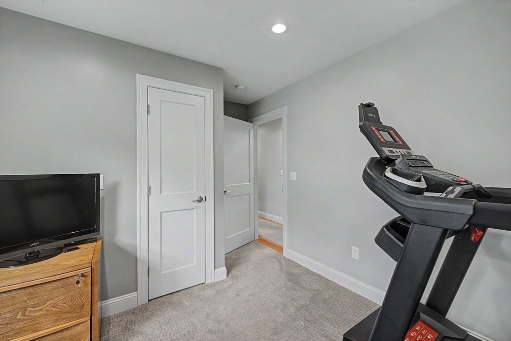 29 Woodbine Ave