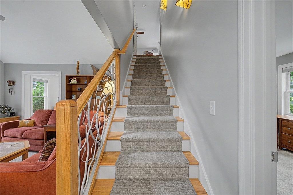 29 Woodbine Ave