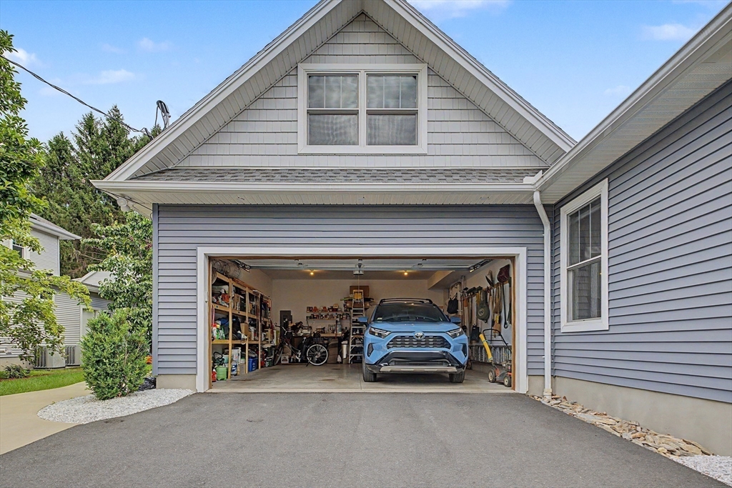 29 Woodbine Ave