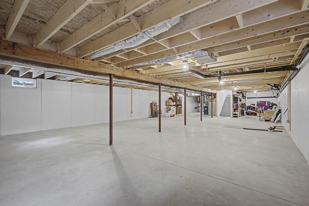 29 Woodbine Ave