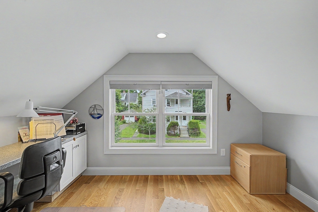 29 Woodbine Ave