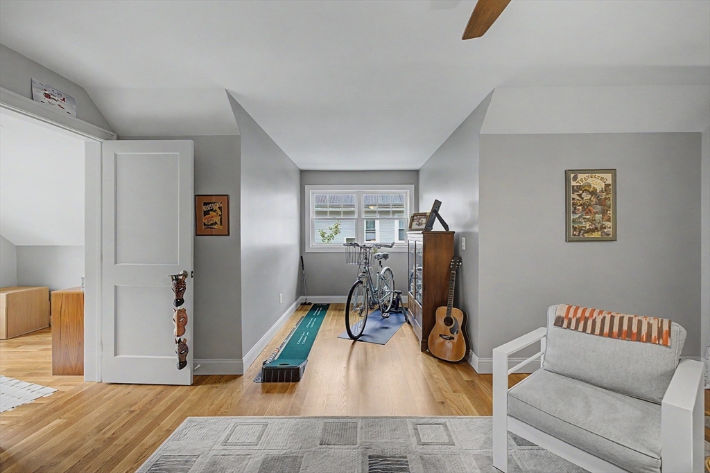 29 Woodbine Ave